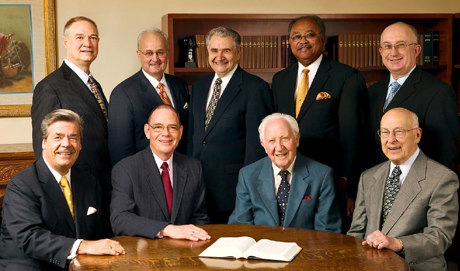 The Governing Body in 2009: Brothers Lösch, Splane, Barr, Jaracz, Lett, Morris, Pierce, Herd, and Jackson