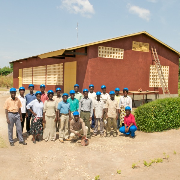 Kingdom Hall construction volunteers in Togo