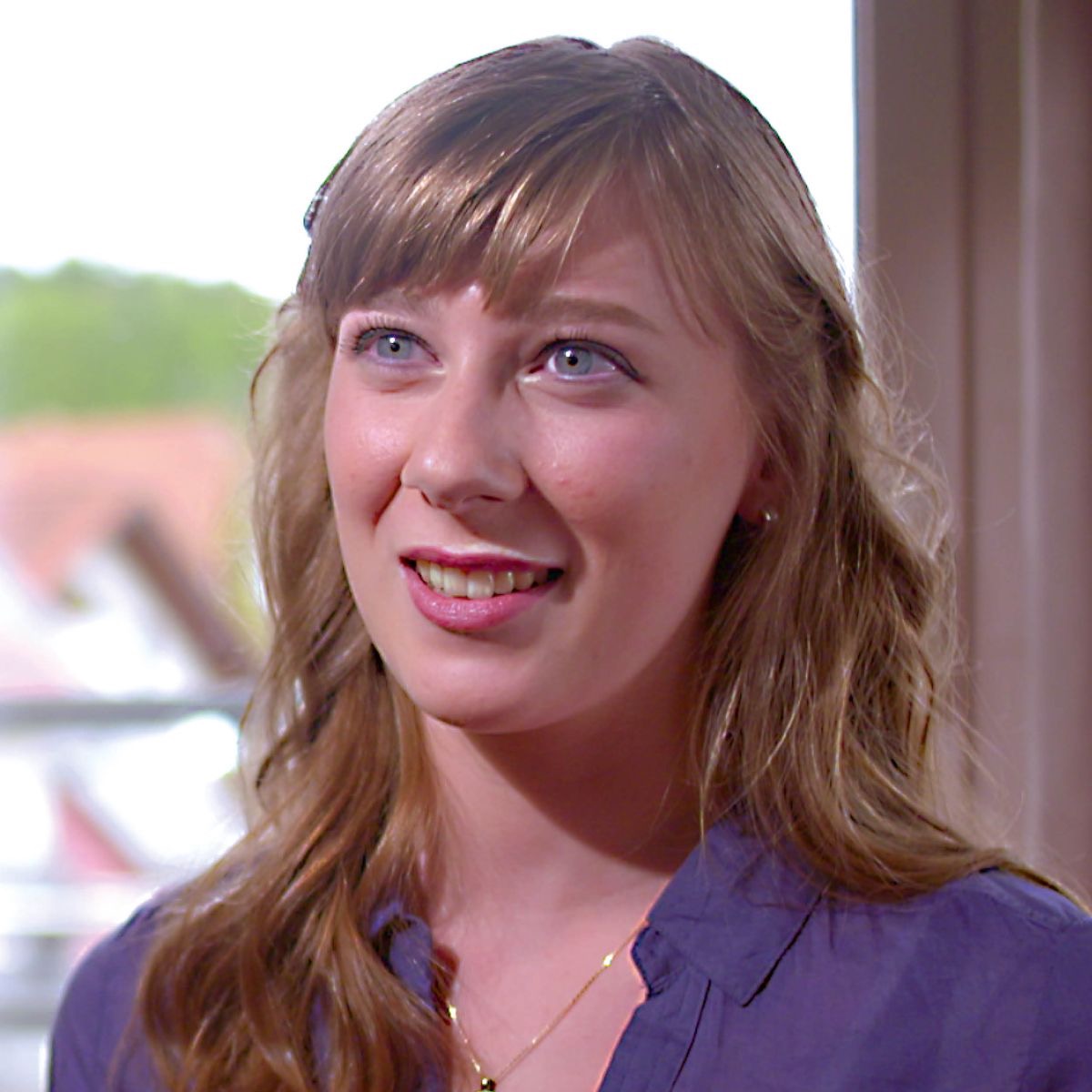 A scene from the video “Youths Learning to Love God’s Word.” Melanie.