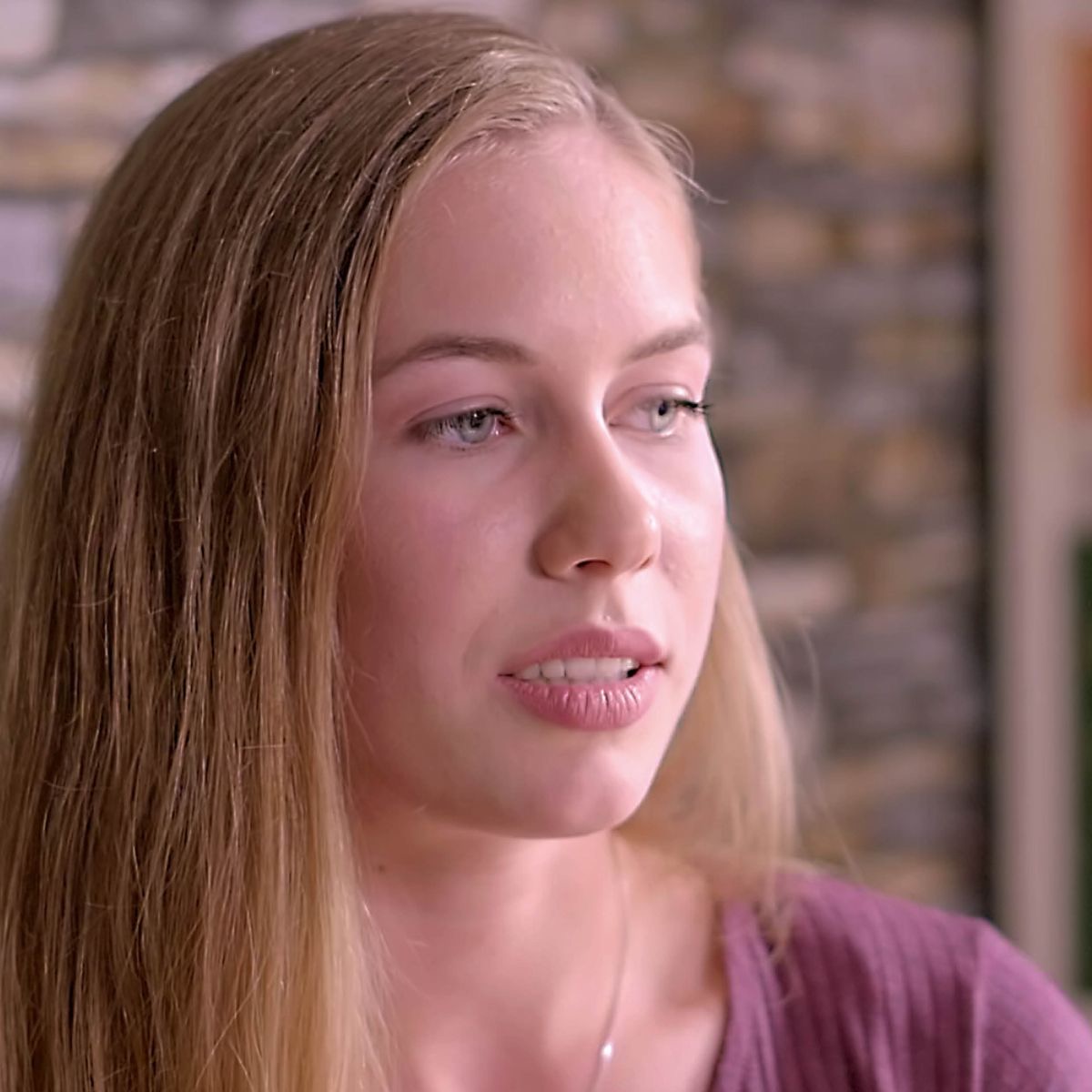 A scene from the video “Youths Learning to Love God’s Word.” Celine.